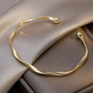 TWIST CUFF BRACELET